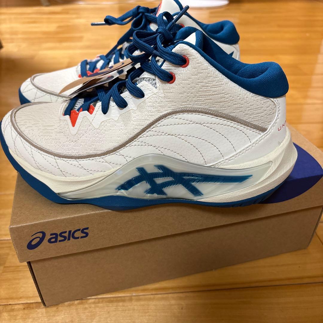 ASICS バスケットシューズ 24.0cm アンプレアルス3