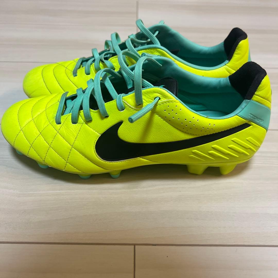 ナイキ　ティエンポレジェンド4 FG