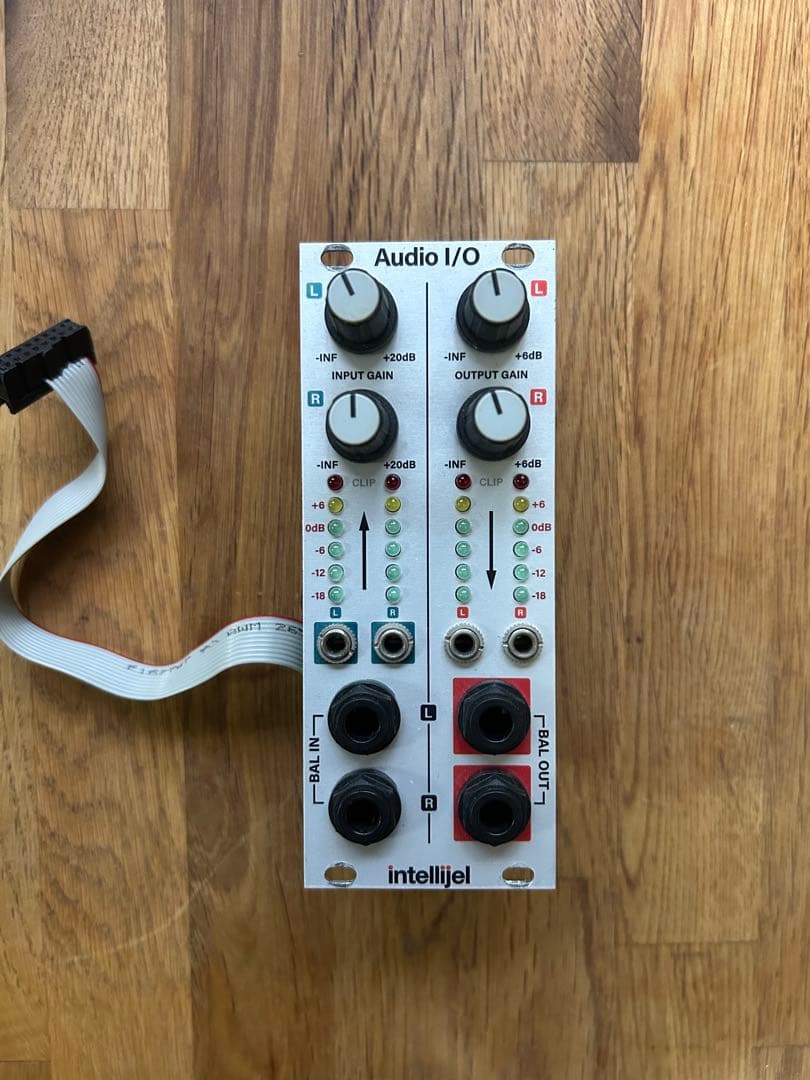 Intellijel Audio I/O モジュール