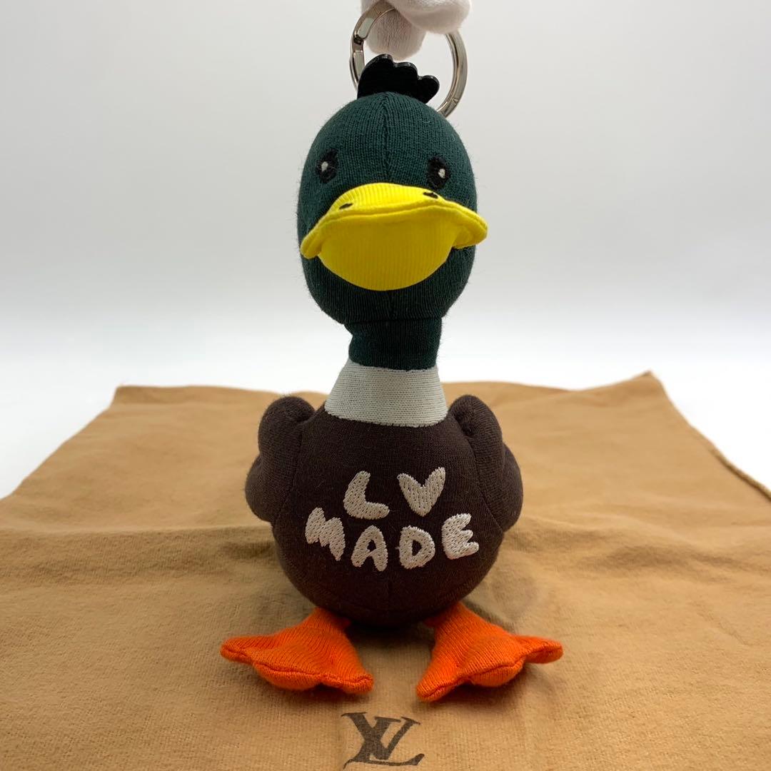 ［美品］ルイヴィトン × NIGOコラボ　バッグチャーム ポルトクレ　ダック