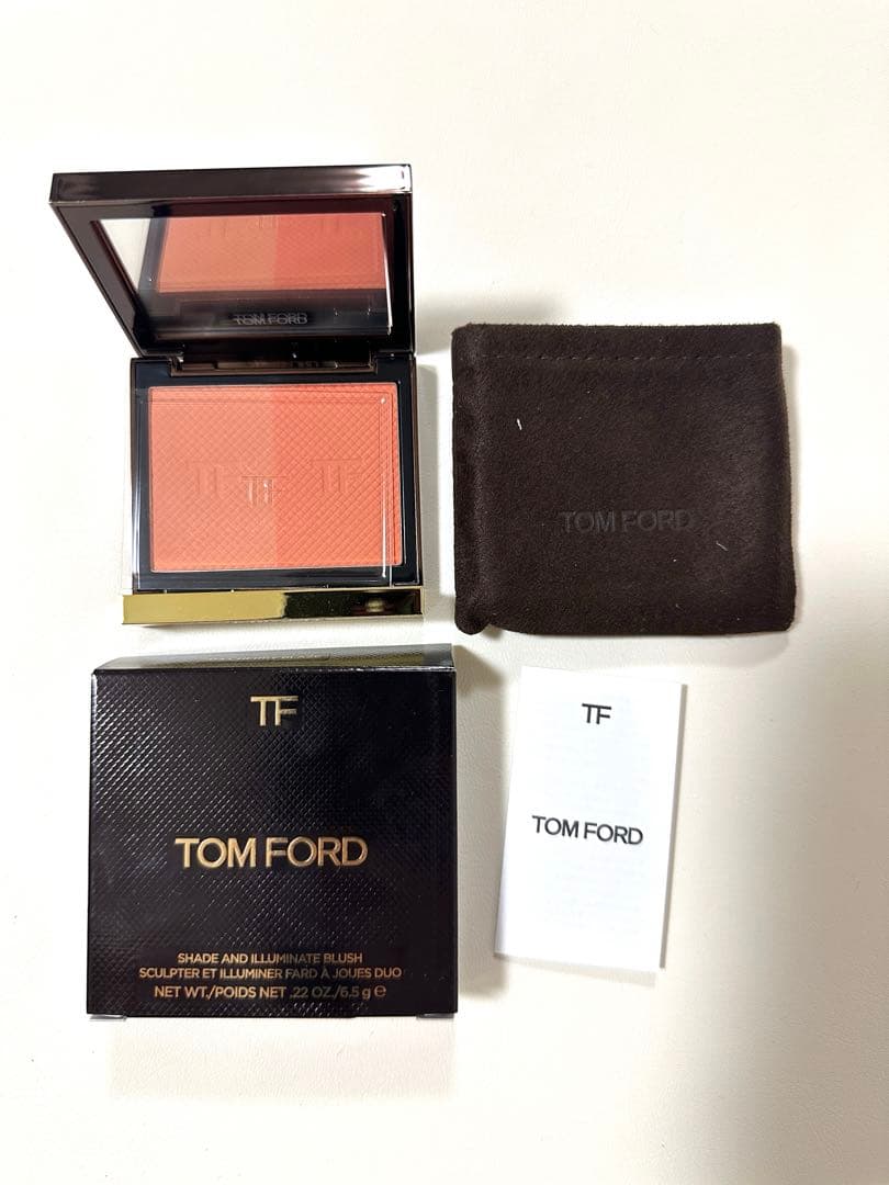 トムフォード シェイドアンドイルミネイトブラッシュ 04 チーク 新品