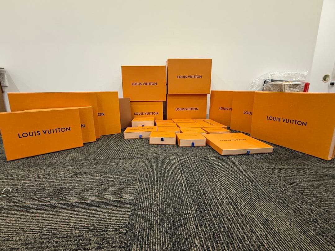 LOUIS VUITTON ギフト箱 多数