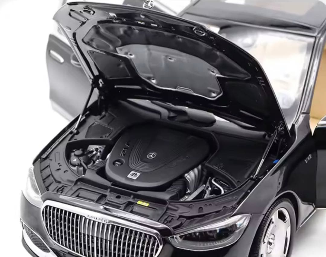 Mercedes-Maybach S-Class 1\18スケールモデルカー