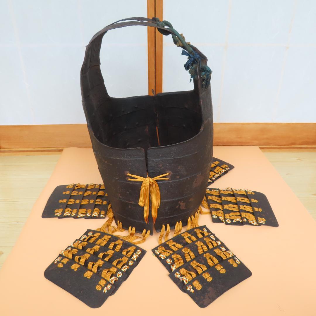 江戸時代の本物です。一枚柏紋二枚胴（鎧兜・鎧・甲冑・胴・具足)