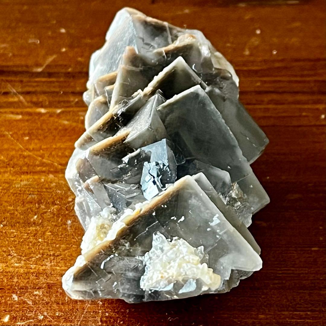 ゾーニング フローライト グレー 561.25ct 一点物 蛍石 原石 鑑賞石