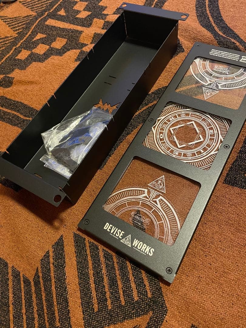 DEVISE WORKS X ANCAM 38灯のディスプレイボックス