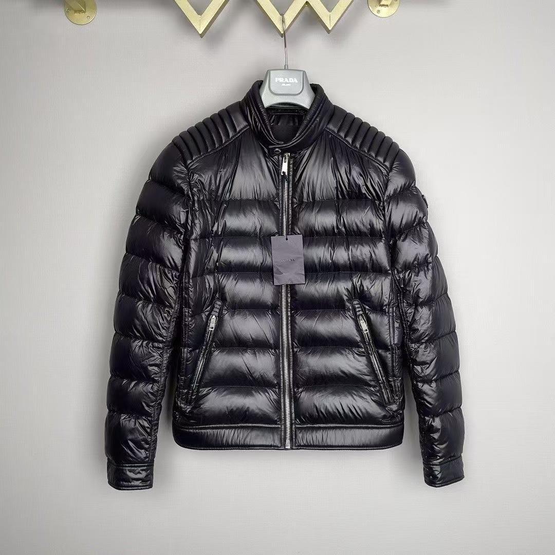 極美品黒 ナイロン ダウンジャケット~~~