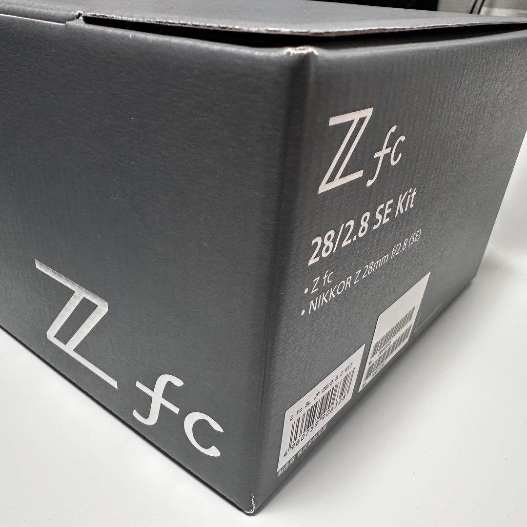 Nikon Zfc 28/2.8 SE Kit SmallRig グリップ付