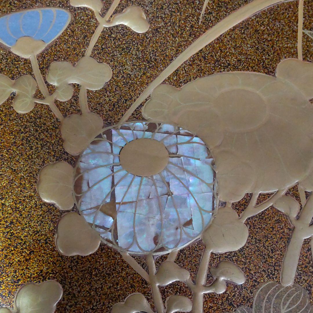 梨地青貝菊花桔梗鳥図蒔絵広蓋。