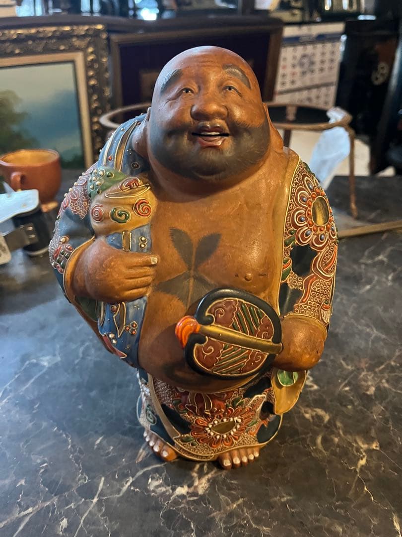 九谷焼布袋様 、明治期九谷焼 、九谷焼の布袋様の置物です。