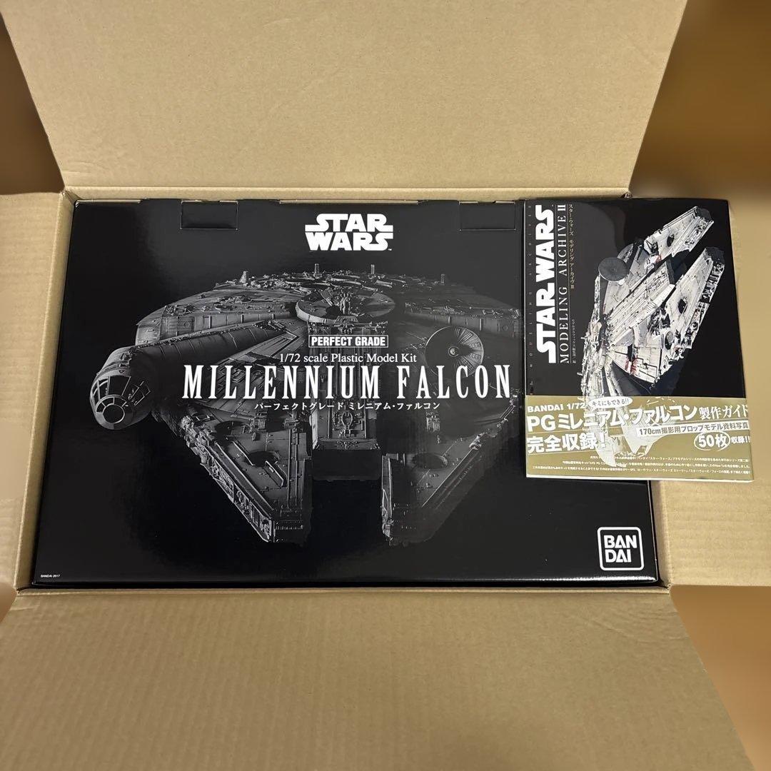 スターウォーズ 1/72 パーフェクトグレード ミレニアム•ファルコン+書籍