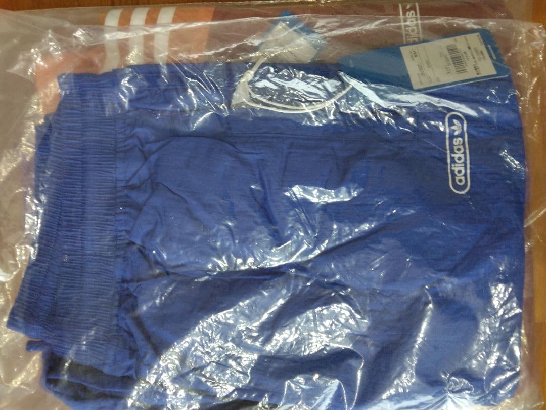 新品未使用　アディダス　メンズ　シャカシャカ　上下　Mサイズ　オリジナルス