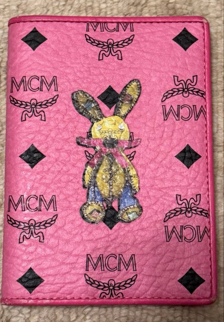 MCM ウサギ パスポートケース