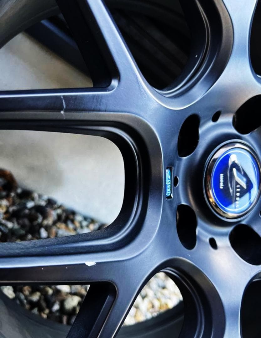 美品 ハリアー80 4本 スタッドレス 18インチ ブリザック 1シーズン使用