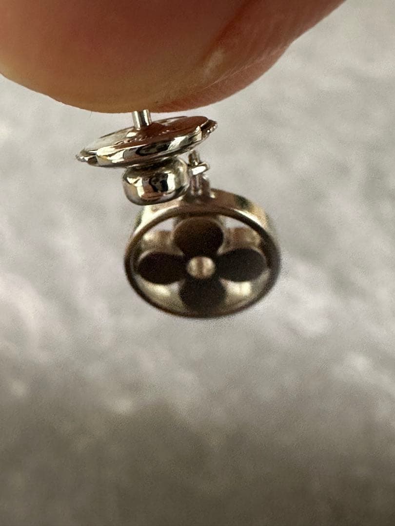 え*る様 【美品・正規品】ルイヴィトン ピアス モノグラム・イディール（ホワイト