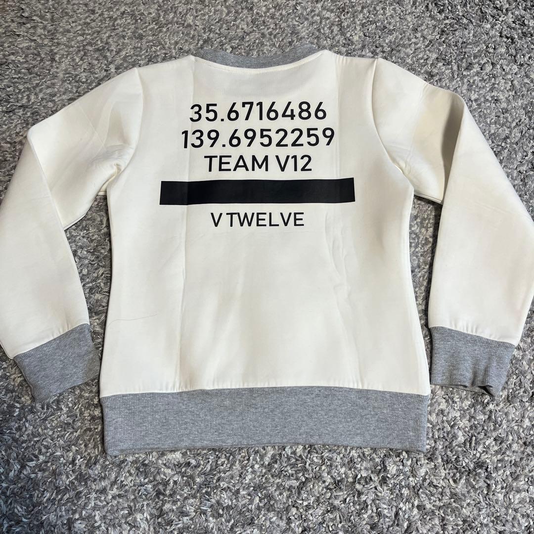 Ｖ１２　トレーナー　ストレッチ　バックプリント　ゴルフウェア