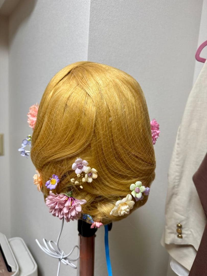 年末限定値下げ！ラプンツェル風ウィッグ/軽量・950g/光るウィッグ