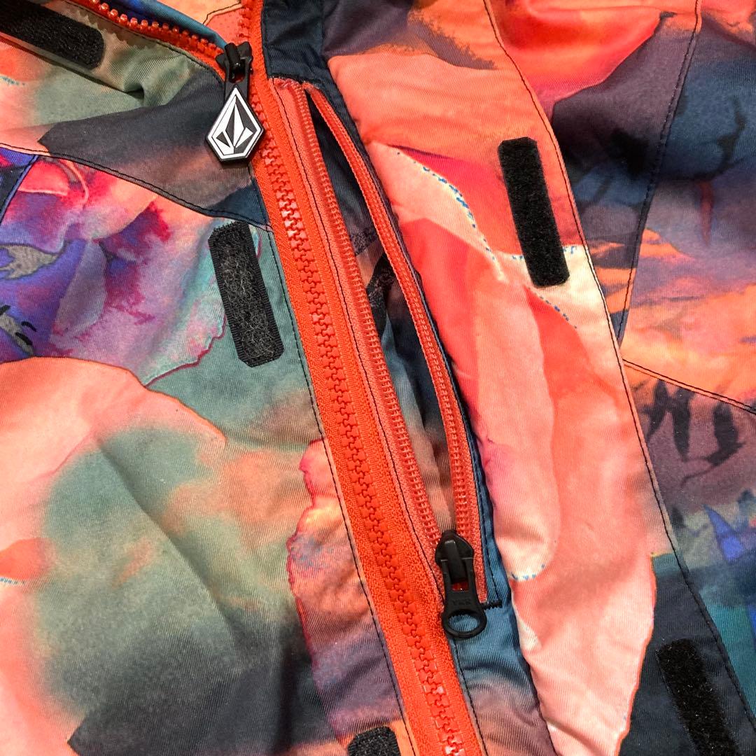 美品✨VOLCOM レディース スノーボードウェア Mサイズ レディース 花柄