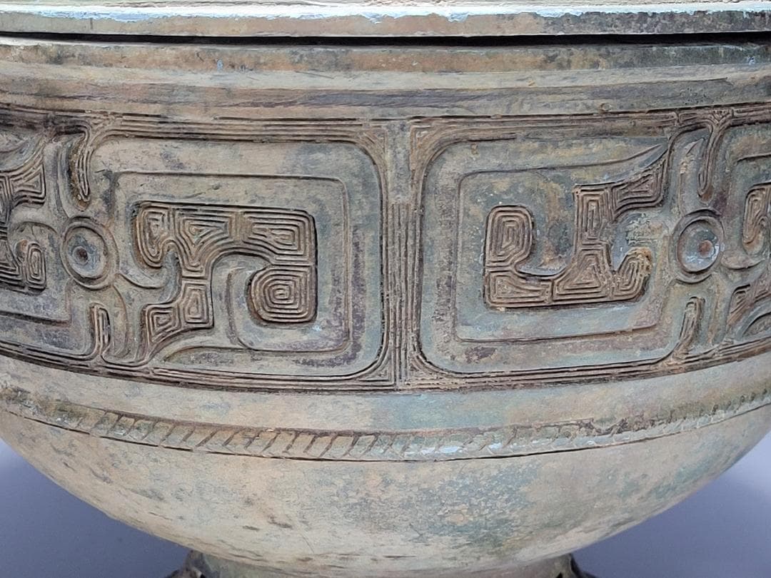 古青銅造 饕餮紋 神獣蓋、両耳装飾 香炉 唐宋時代 幅約36.3cm