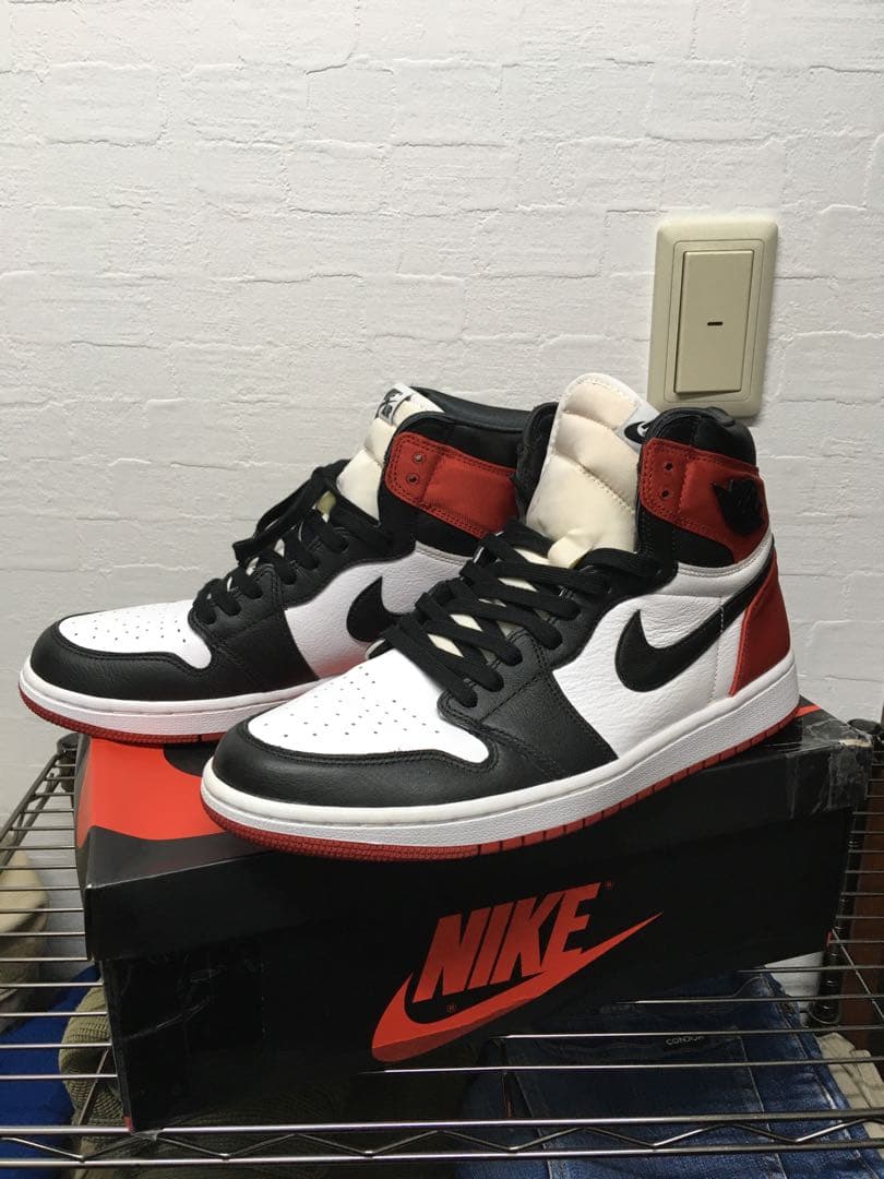 ナイキ エアジョーダン1レトロOG SatinBlackToe US12