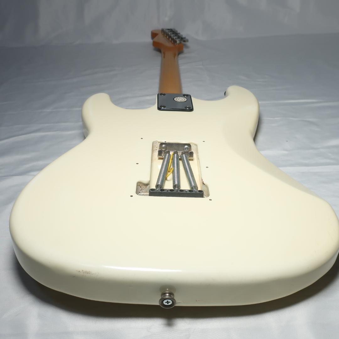 Mavis ストラトタイプ エレキギター ケース付 軽量ボディ