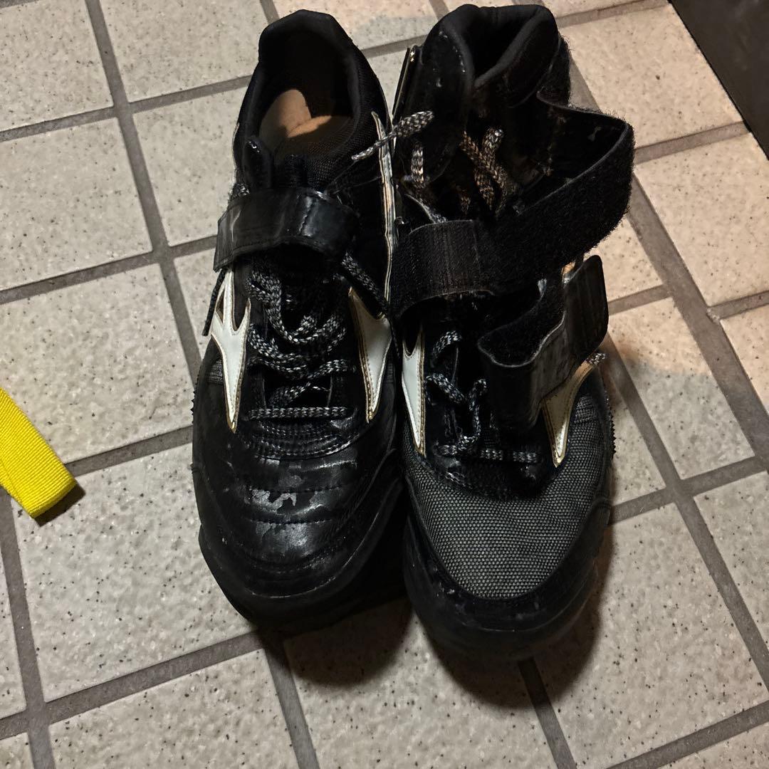 スパイク・シューズ ブラック