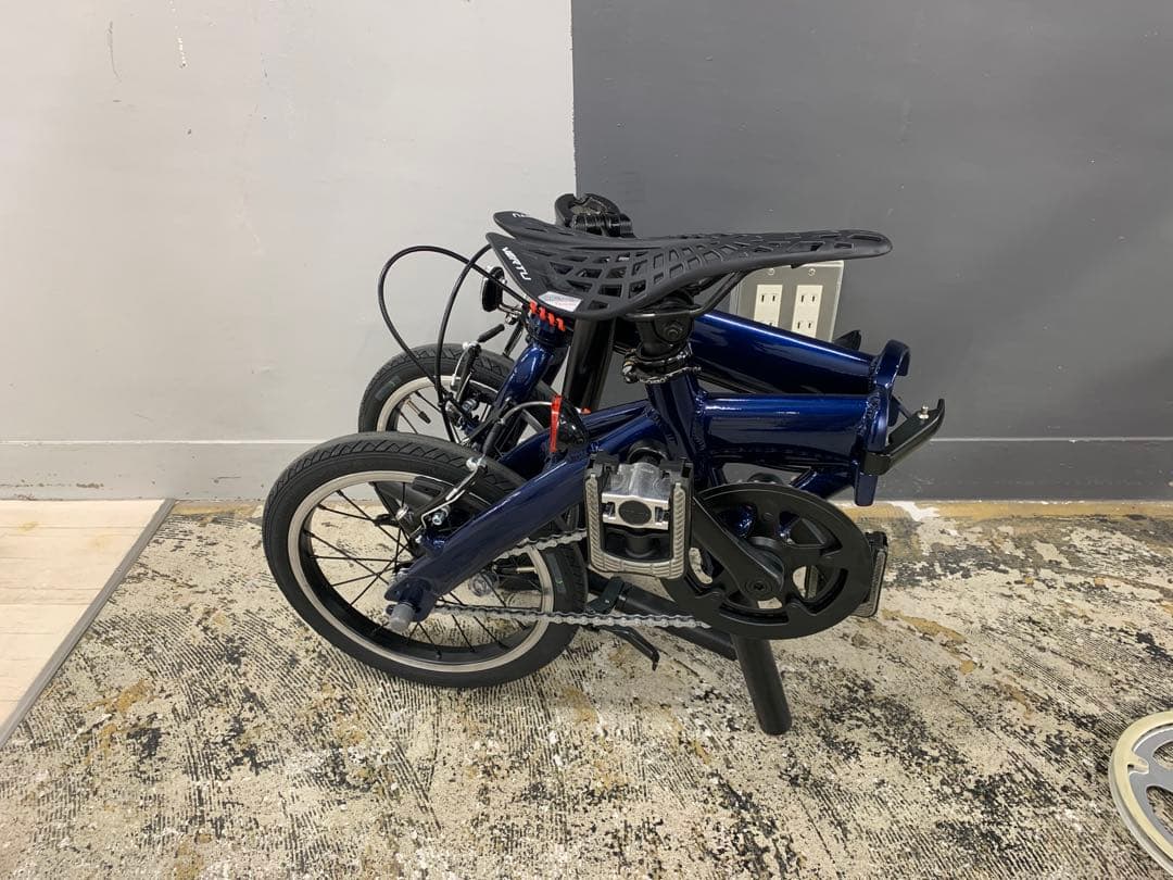 ルノーLight8のOEM車体★8kg★再塗装★オマケ付き★14インチ