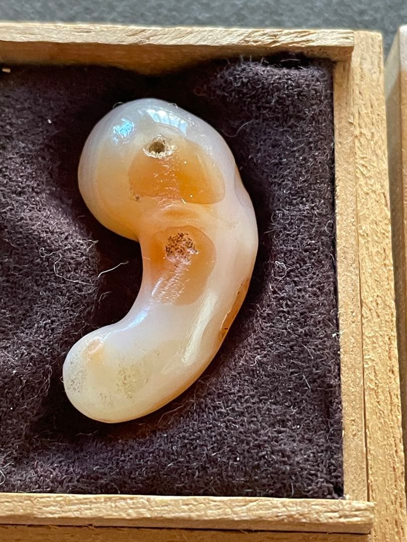 古墳時代 瑪瑙勾玉 古代装身具 出土品