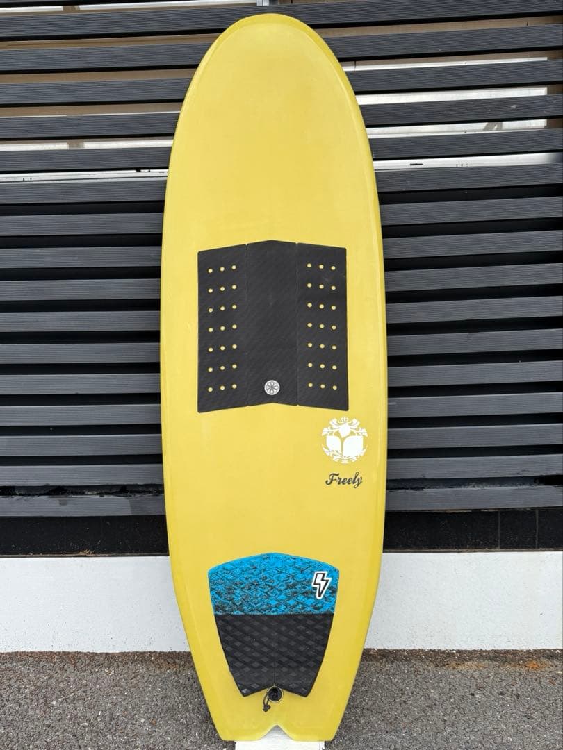 【送料込み】スリーウェザーサーフボード　FREELY 5'8\