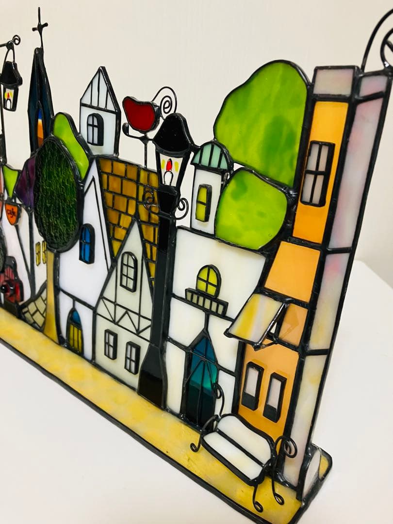 ステンドグラス　ガス燈のある街並み