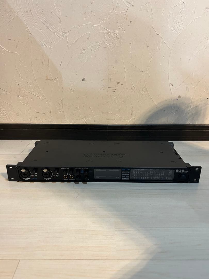 MOTU 828 Mk3 Hybrid オーディオインターフェイス