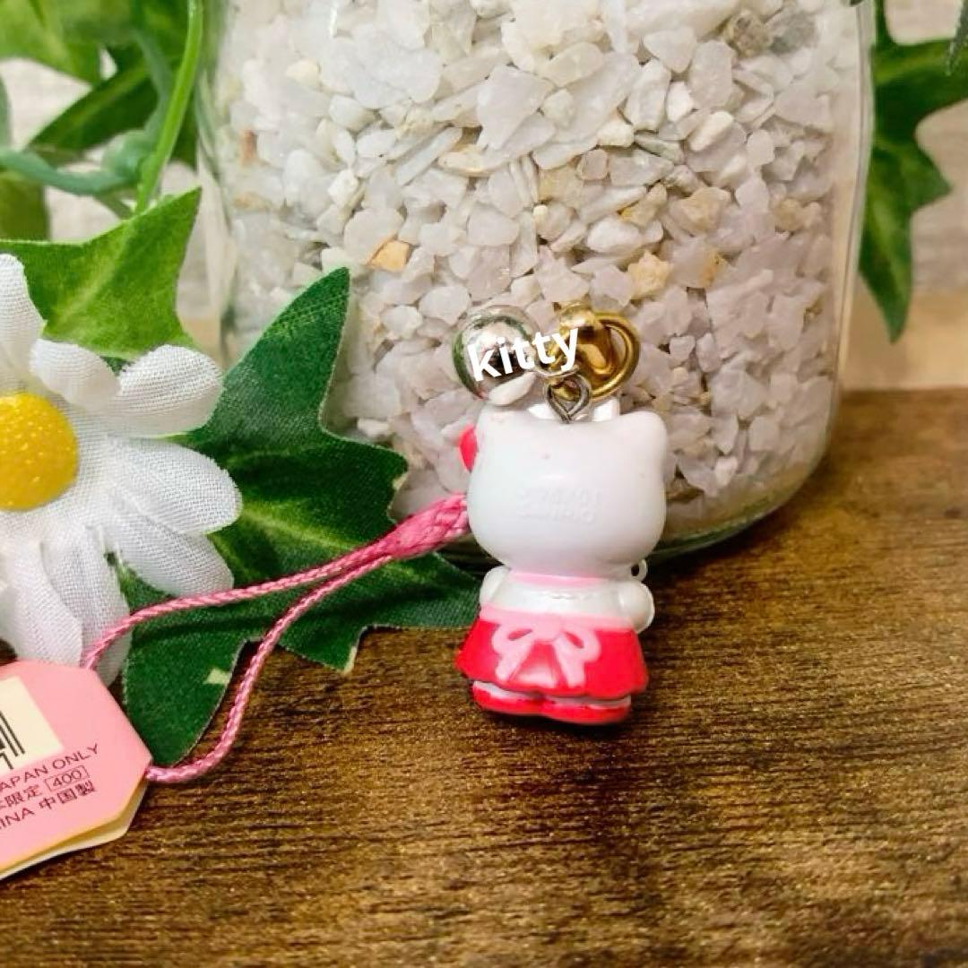 激レア　ご当地キティ レストラン限定 ウェイトレスバージョン 根付け