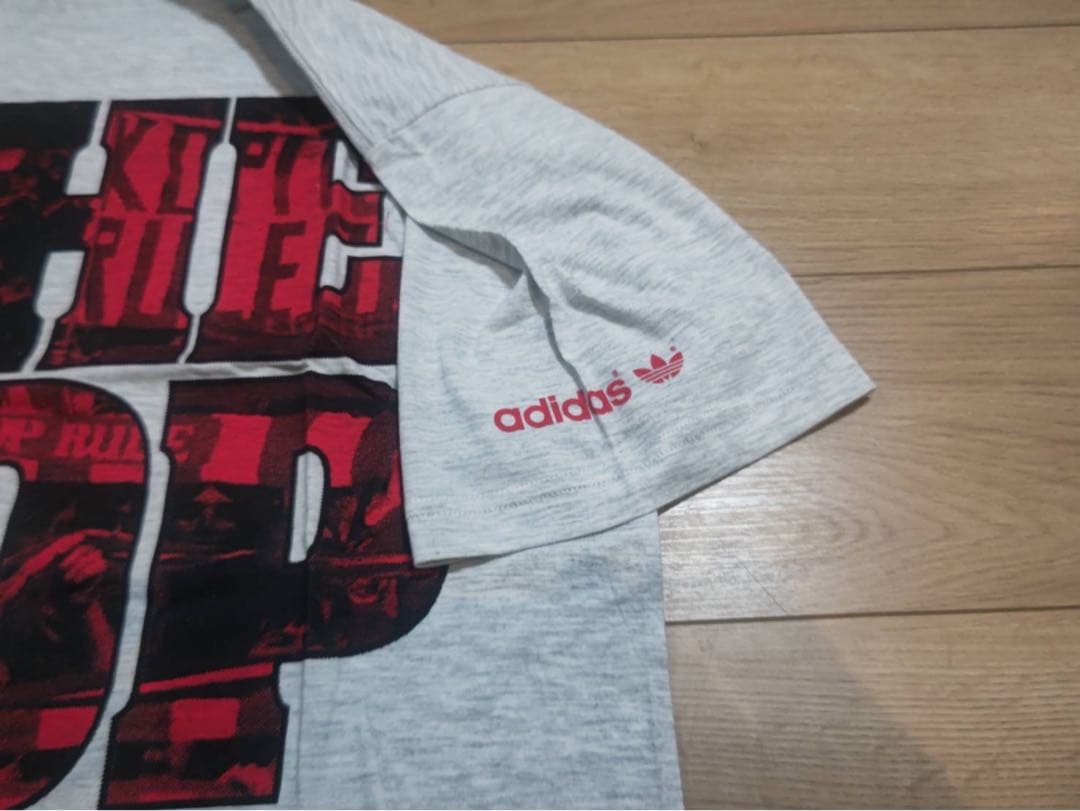 激レア！リバプールFC「ザ・コップ」アンフィールド・スタジアムの記念Tシャツ