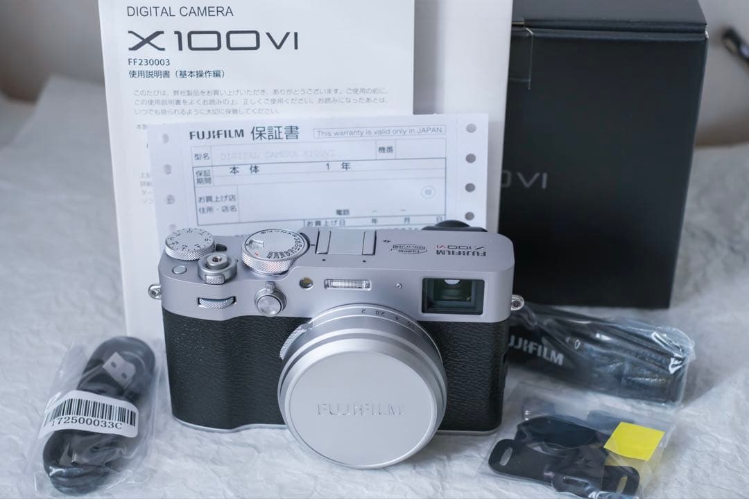 フジフィルム　X100ⅵ シルバー　シャッター数500回