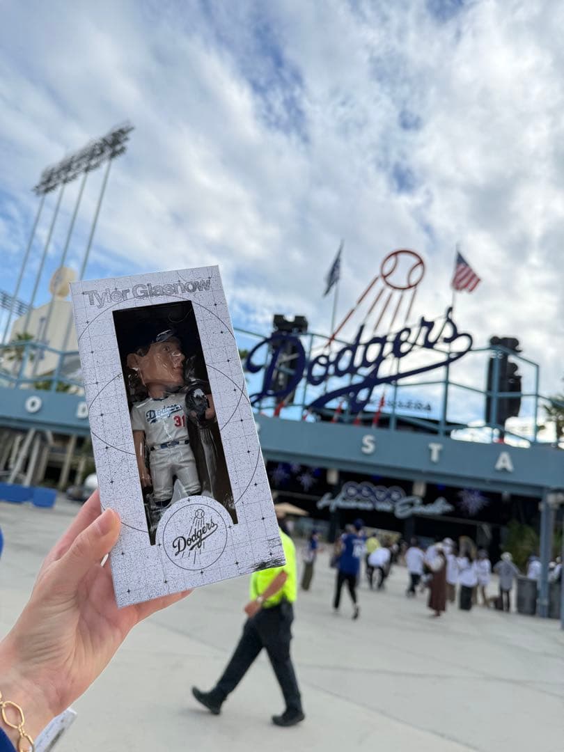 【限定品・未開封】タイラー・グラスノー ボブルヘッド25/9/18 ドジャース