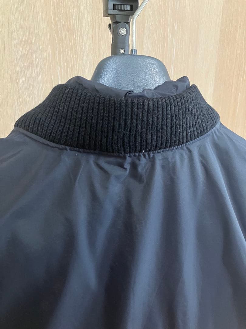 バーバリー　メンズ　Lサイズ　ダウンベスト　リバーシブル 新品 定価10万円超え