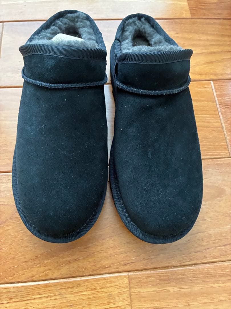 新品未使用　アグ　フレームワーク　サイズ7