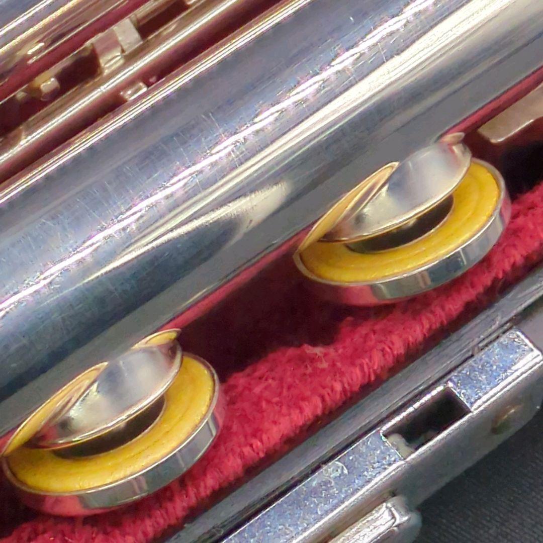 フルート　調整済　美品　ヤマハ　YFL211S（Eメカ、銀メッキ仕様）