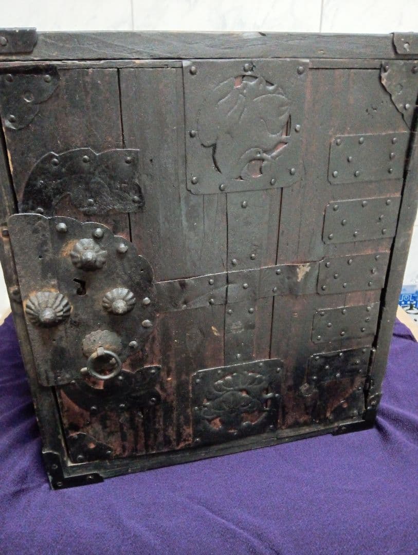 江戸時代後期幕末頃〜明治時代前年期頃讃岐國蔵出時代古鉄金具付木製船箪笥当時物