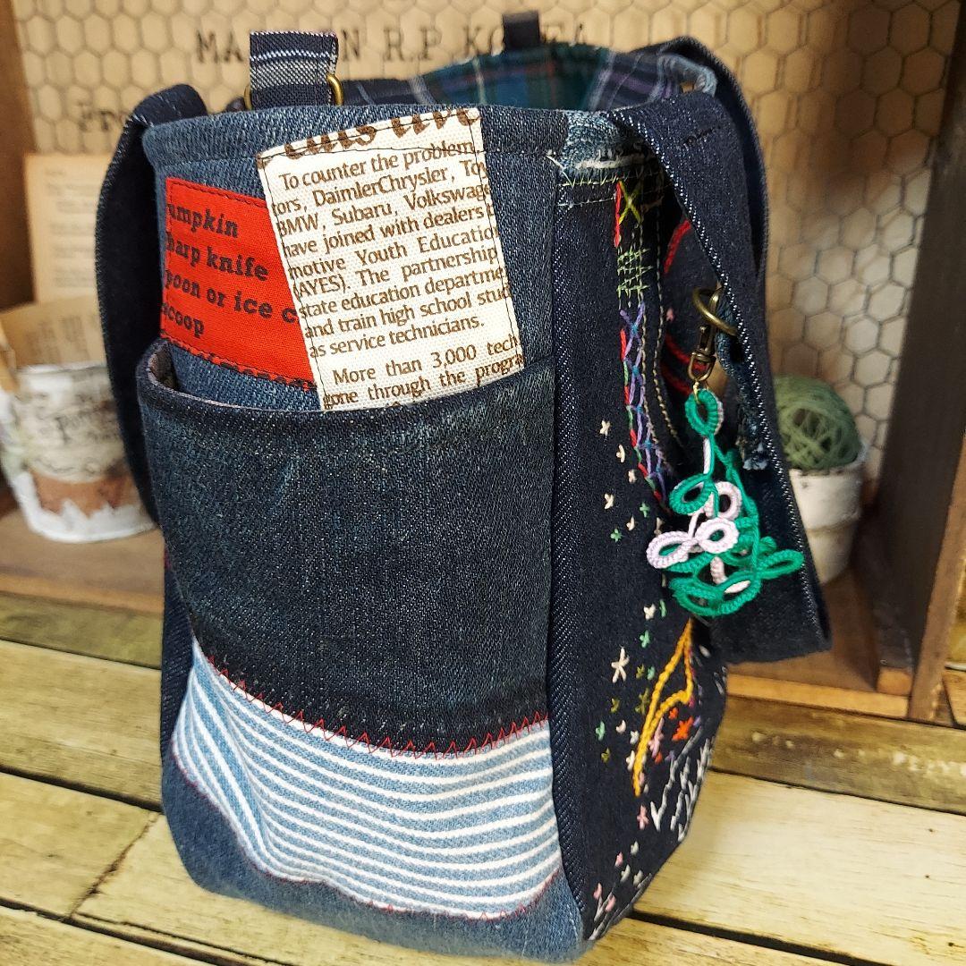 【ぽこぽん】刺繍デニムバック　No.634　デニムリメイク　刺繍バック
