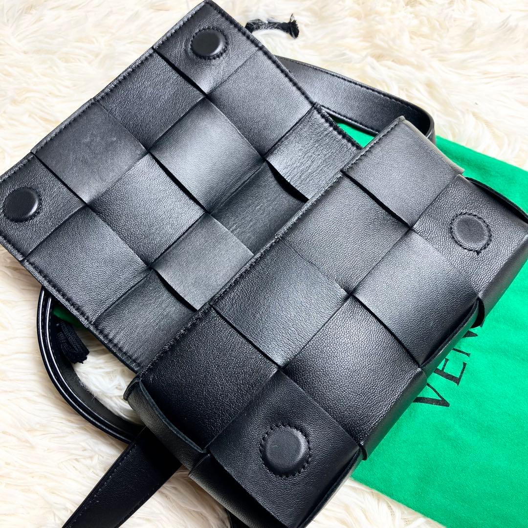 【美品】ボッテガヴェネタ＊ボディバッグ マキシイントレ カセット 現行IC搭載