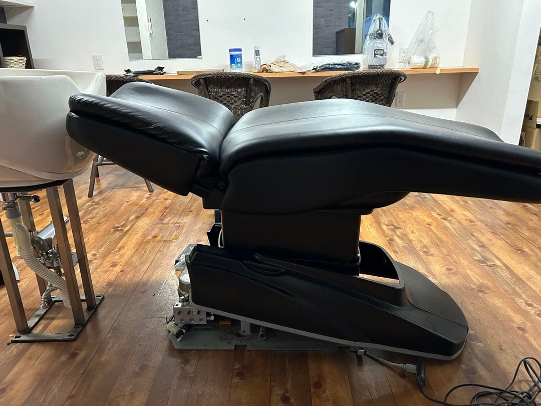 黒 スタイリングチェアとシャンプー台セット