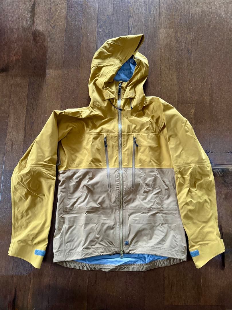 P.RHYTHM プリズムアウターウェア　Mサイズ