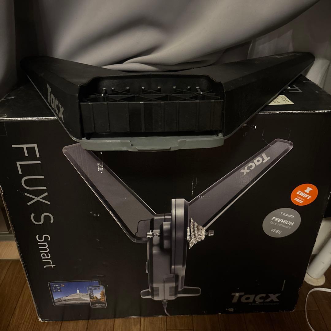 Tacx FLUX S Smart トレーニングローラー