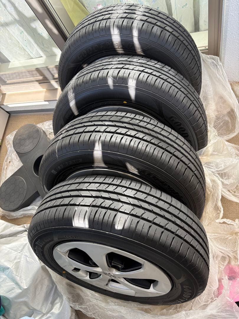 グッドイアータイヤバリ山ホイールセット 15インチ　プリウス30 後期