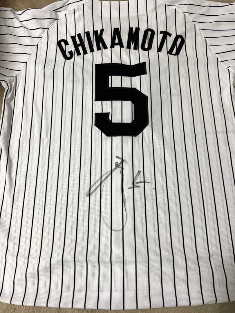 阪神タイガース近本光司選手直筆サインユニフォーム90周年　Oサイズ写真付き