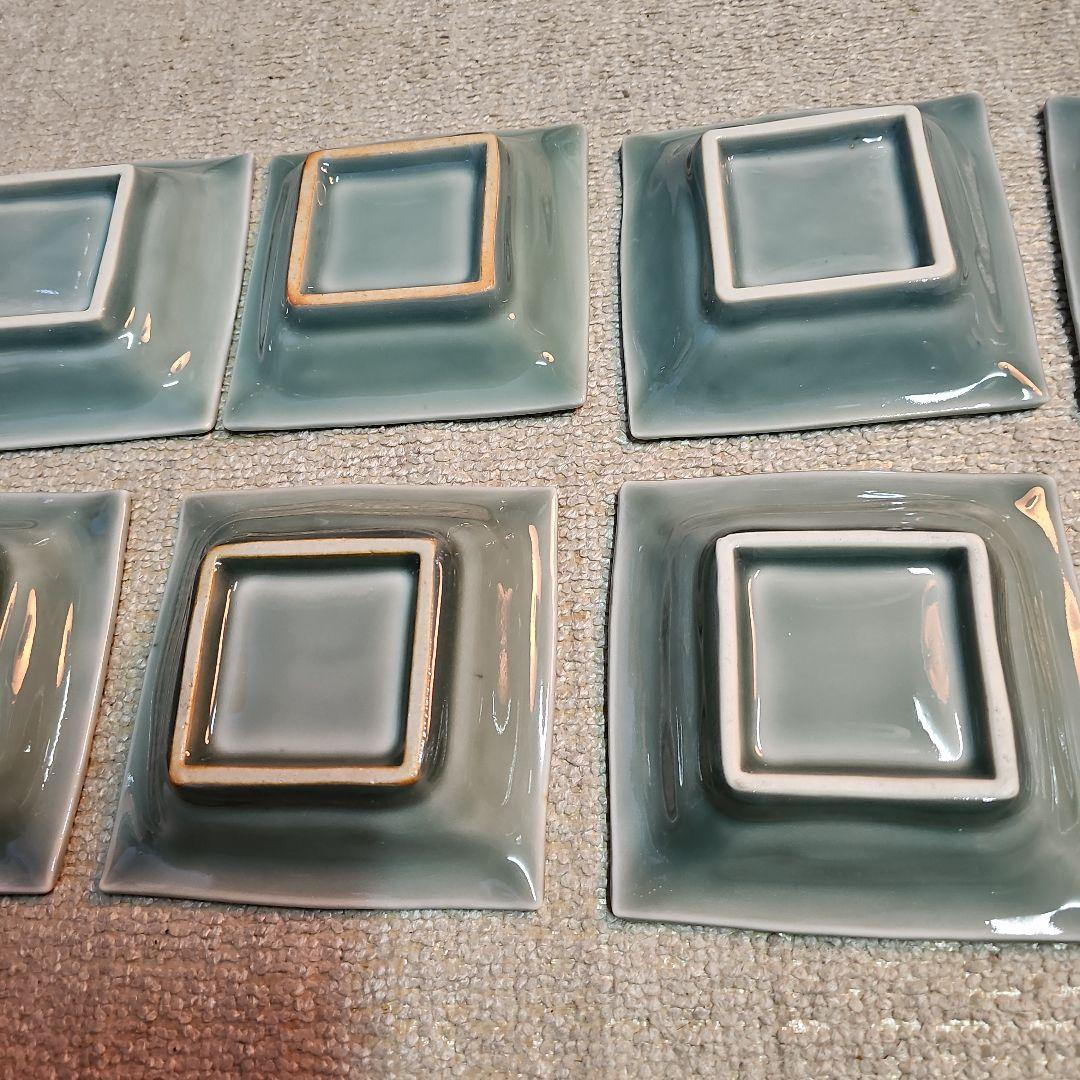 その2 江戸の蔵より 三田青磁 陽刻鹿と文字4角皿 美品 11客