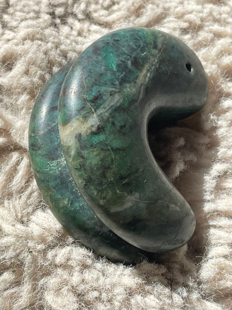 古墳時代前期　合わせ勾玉　翡翠　飛騨翡翠　碧玉　出土品。