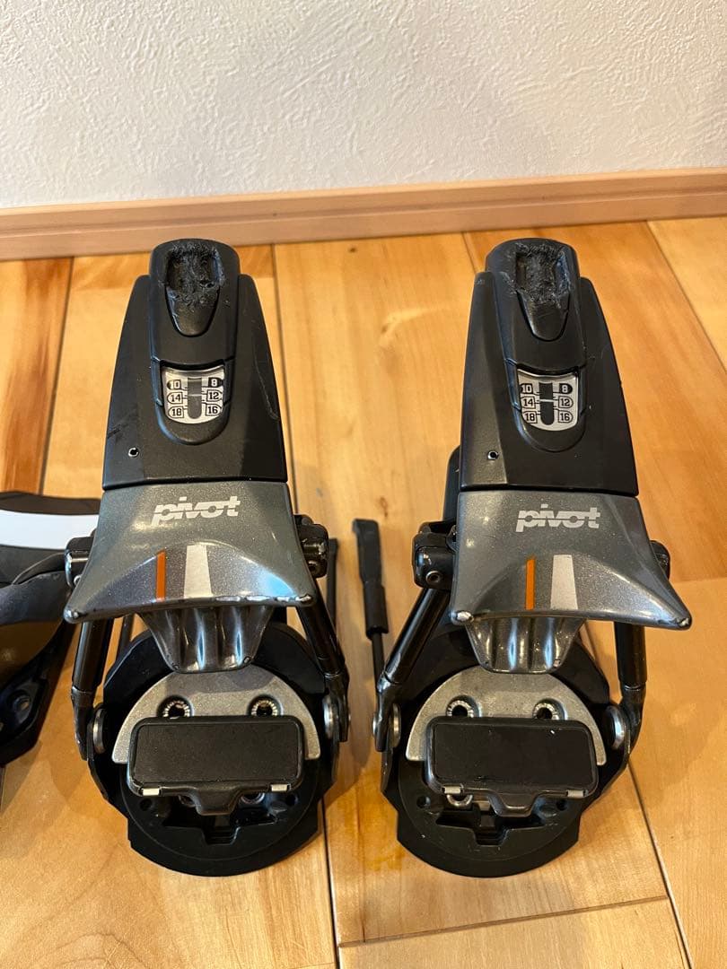 Pivot Look スキー ビンディング　P18