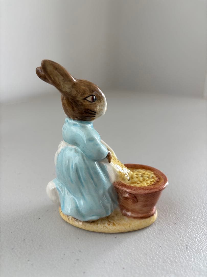 稀少品、Beswick社　ピーターラビットのフィグリン　4体まとめて！